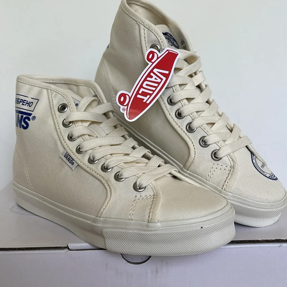 Vans WMNS 0g Style 24 Nt Ttswirs Hospital
VN0000S8BDE
Sneakers - Picture 4 of 16